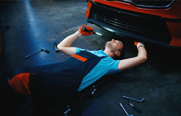 bumper repair mechanic